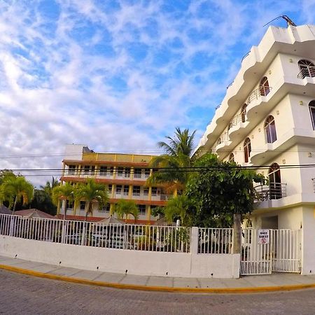 רינקון דה גוויאביטוס Hotel Y Suites Bugambilias מראה חיצוני תמונה