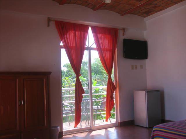 רינקון דה גוויאביטוס Hotel Y Suites Bugambilias מראה חיצוני תמונה