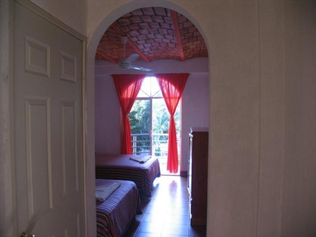 רינקון דה גוויאביטוס Hotel Y Suites Bugambilias מראה חיצוני תמונה
