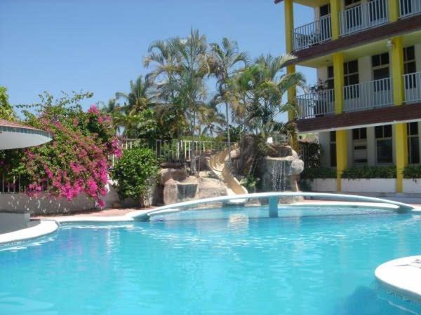 רינקון דה גוויאביטוס Hotel Y Suites Bugambilias מראה חיצוני תמונה