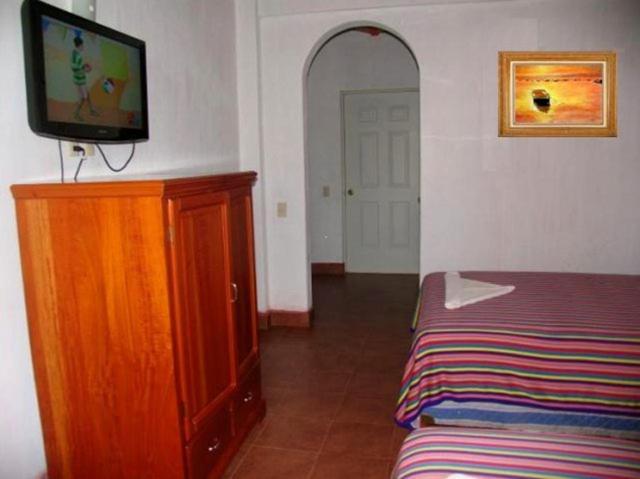 רינקון דה גוויאביטוס Hotel Y Suites Bugambilias חדר תמונה