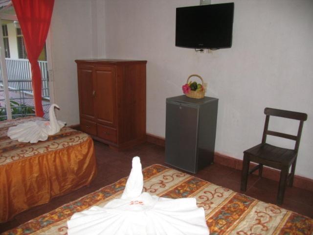 רינקון דה גוויאביטוס Hotel Y Suites Bugambilias מראה חיצוני תמונה