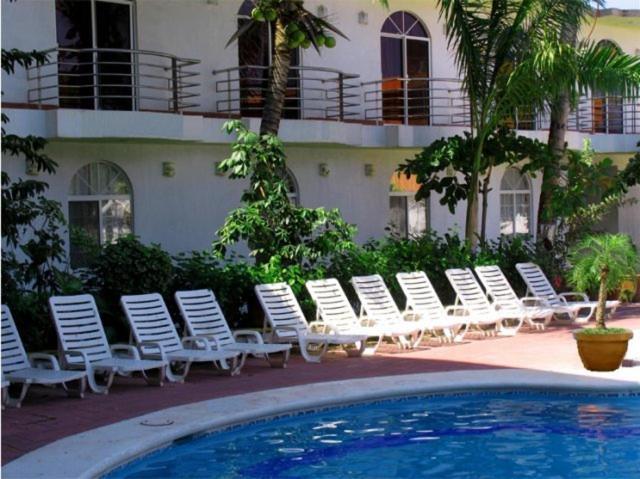 רינקון דה גוויאביטוס Hotel Y Suites Bugambilias מראה חיצוני תמונה